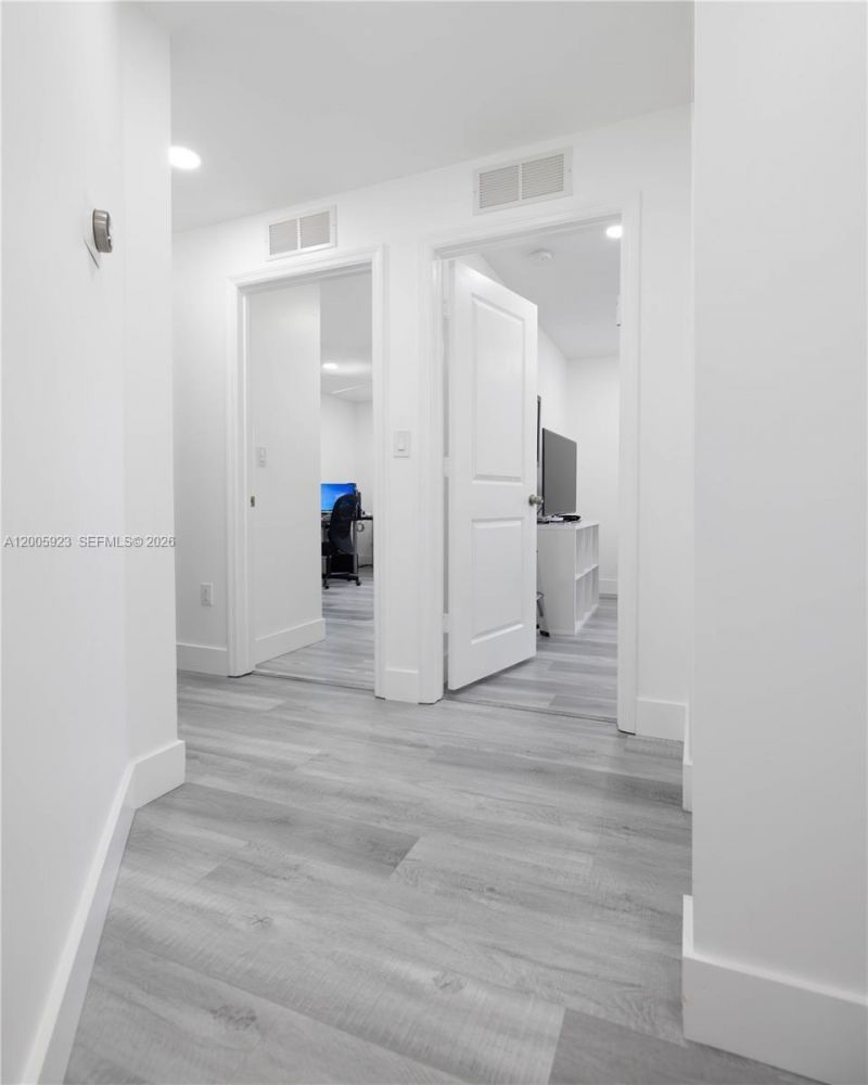 345 NE 194th Ln , Miami, FL 33179 Photo