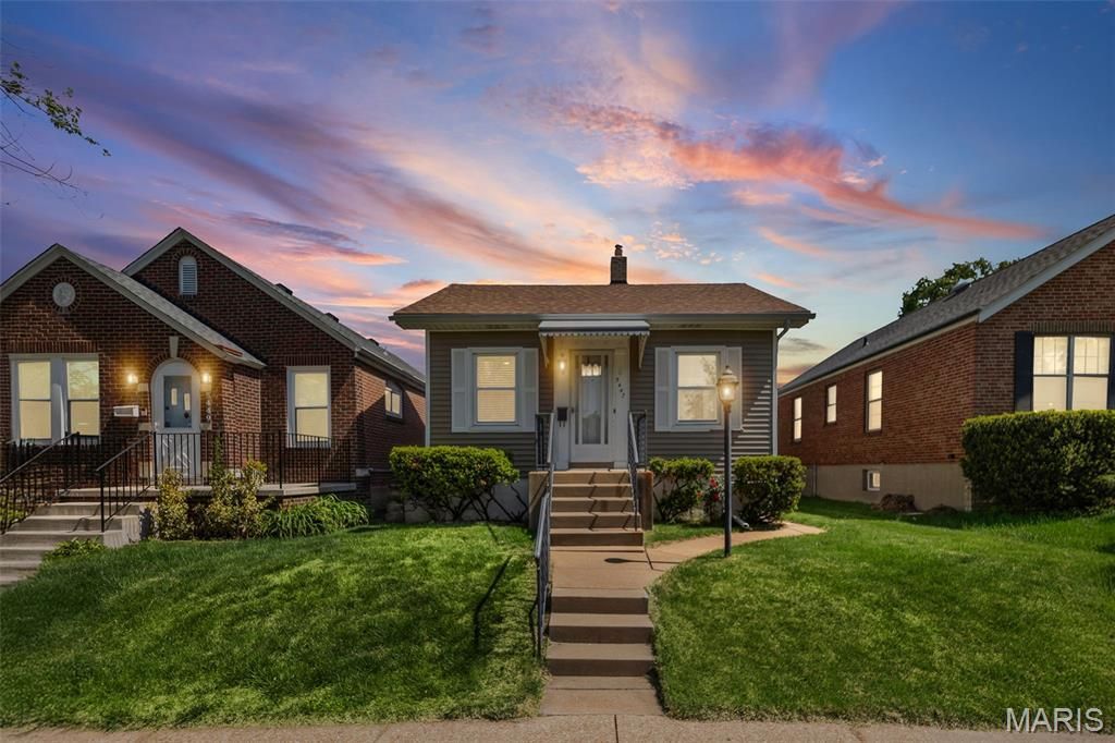 5447 Robert Avenue, Saint Louis, MO 63109 Main Photo