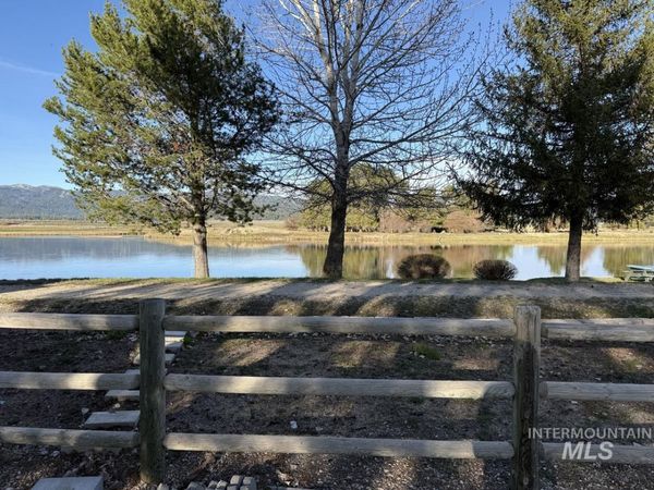 15 P Street, Cascade, ID 83611