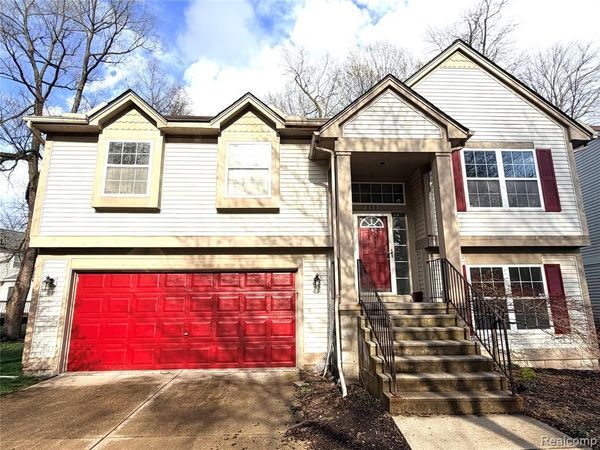 845 Canter Lane , Auburn Hills, MI 48326