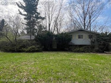4555 Arrowhead, West Bloomfield Twp, MI 48323