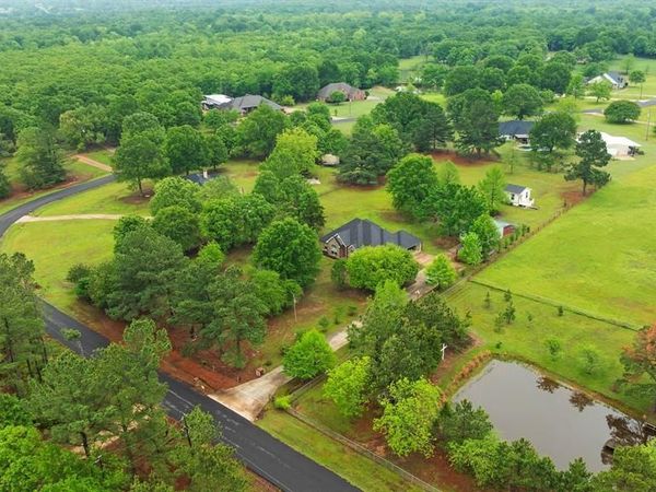 2735 Meadow Lane, Reno, TX 75462