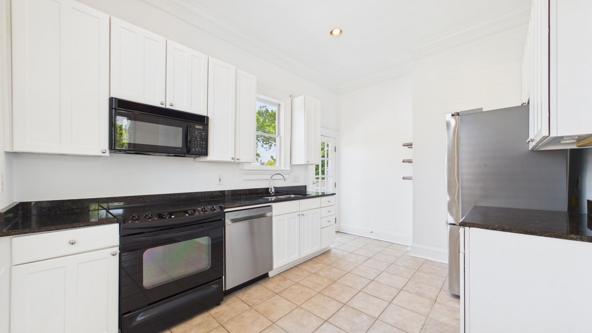 180 Broad Street Photo 11