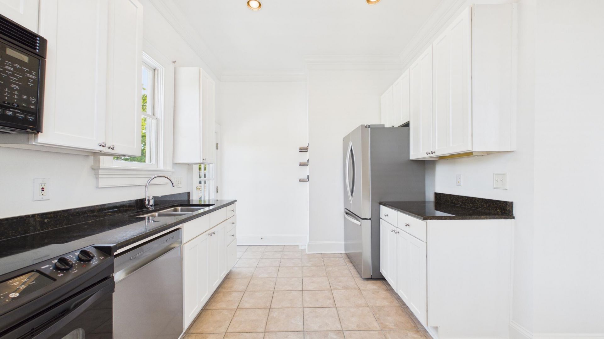 180 Broad Street Photo 12