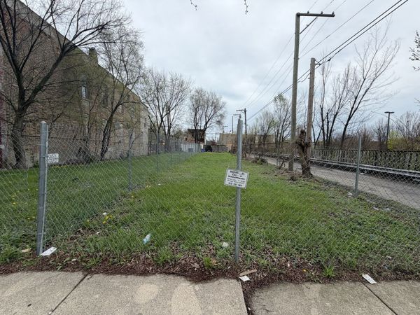 517 N Sawyer Avenue , Chicago, IL 60624