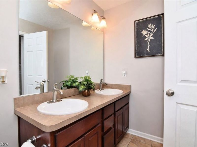 10411 Redbud Drive , Aurora, OH 44202 Photo 11