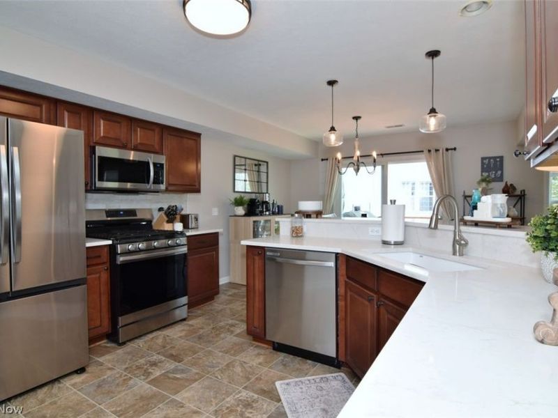 10411 Redbud Drive , Aurora, OH 44202 Photo 8