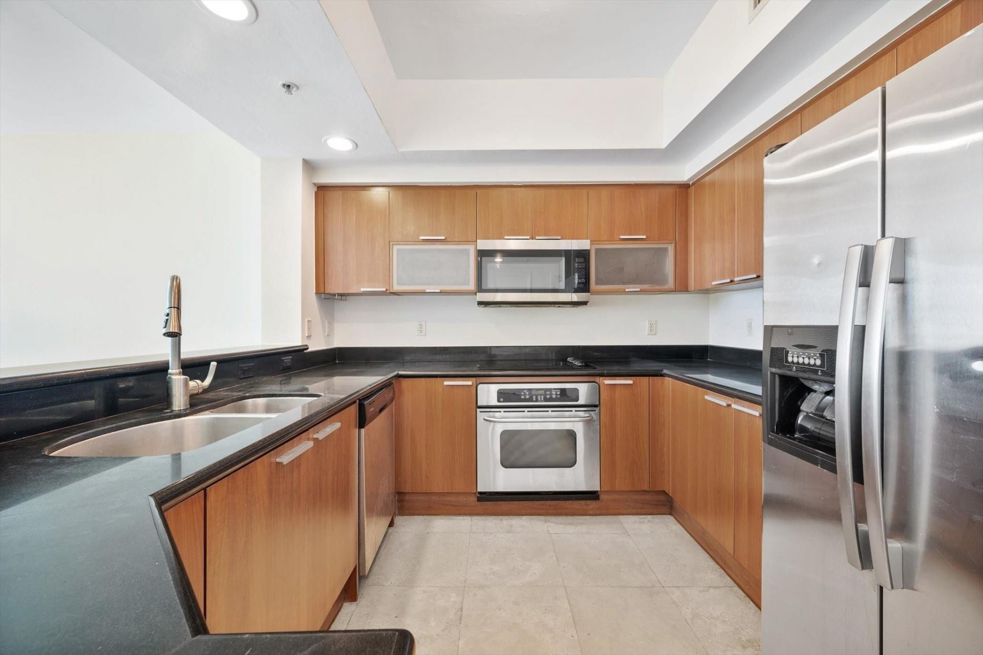 15051 Royal Oaks Lane, Unit 2106, North Miami, FL 33181 Photo
