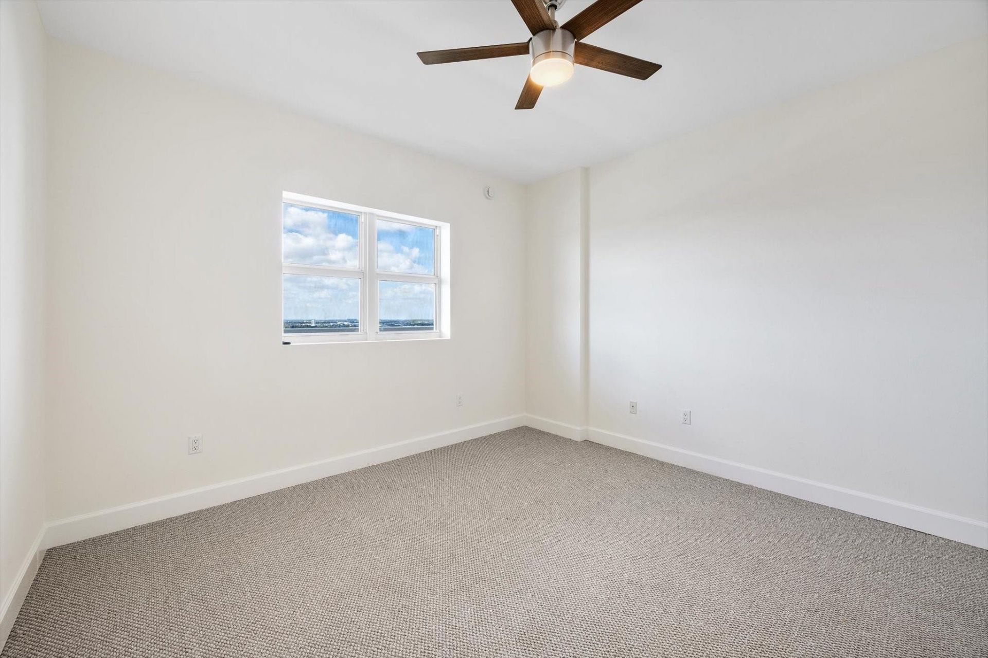15051 Royal Oaks Lane, Unit 2106, North Miami, FL 33181 Photo