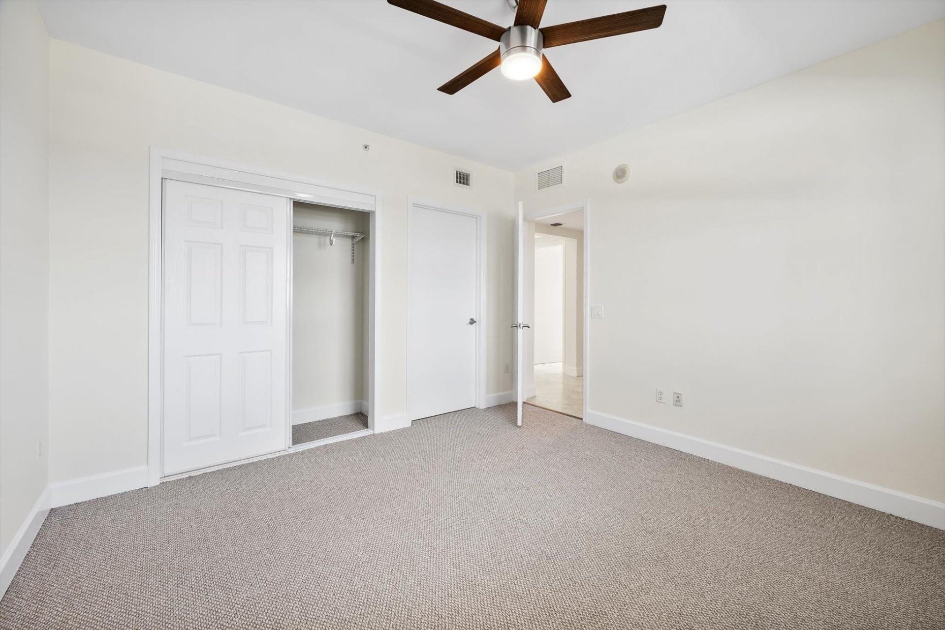 15051 Royal Oaks Lane, Unit 2106, North Miami, FL 33181 Photo