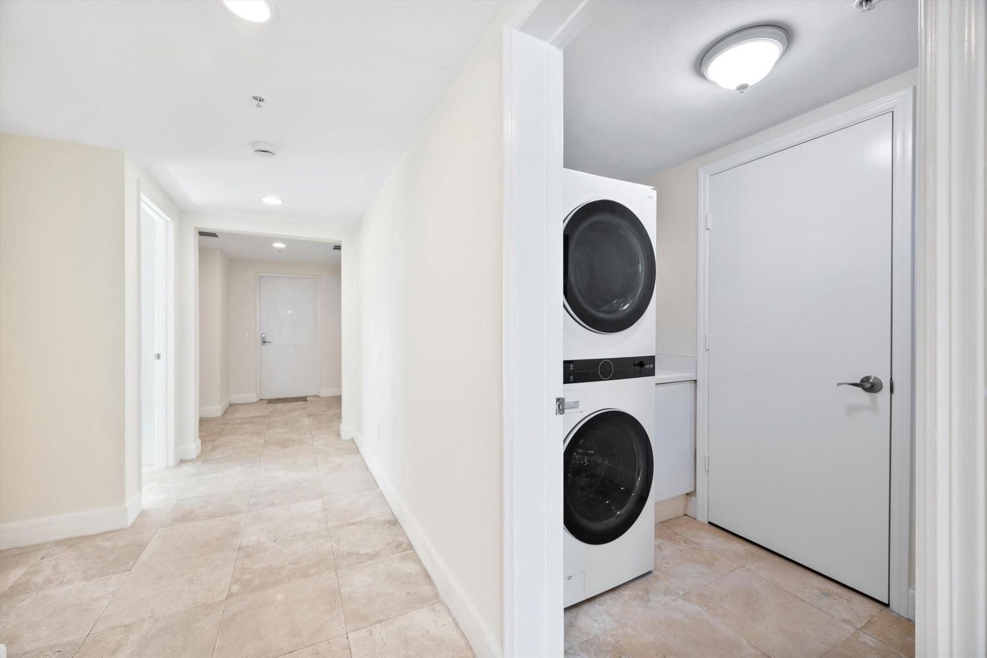 15051 Royal Oaks Lane, Unit 2106, North Miami, FL 33181 Photo