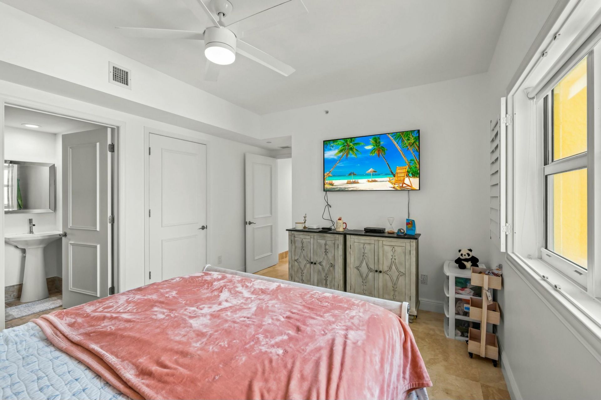 2640 Lake Shore Drive, Unit 1710, Riviera Beach, FL 33404 Photo