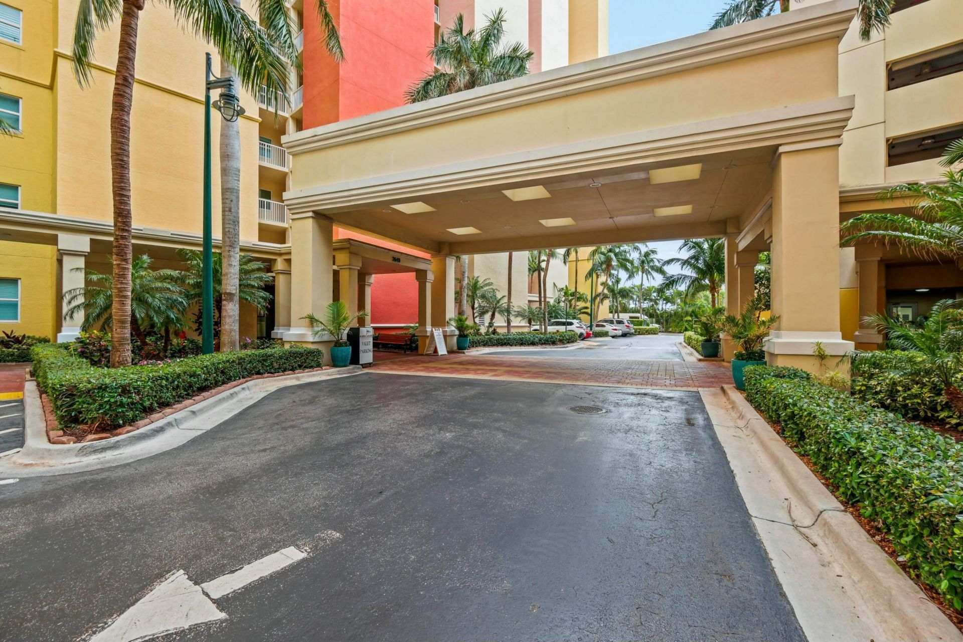 2640 Lake Shore Drive, Unit 1710, Riviera Beach, FL 33404 Photo