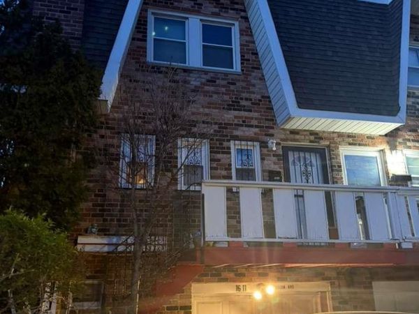 1611 Plainview Avenue, Far Rockaway, NY 11691