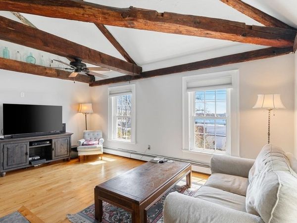 18-20 Front St, Unit 3, Beverly, MA 01915