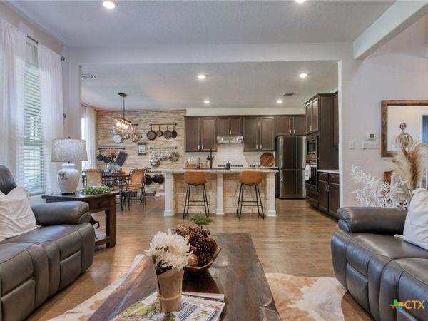 1531 Esser Crossing , New Braunfels, TX 78132