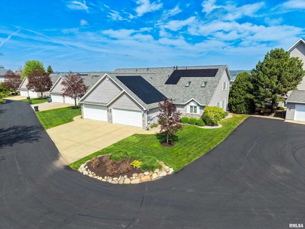 600 HARBOR POINTE Drive, East Peoria, IL 61611