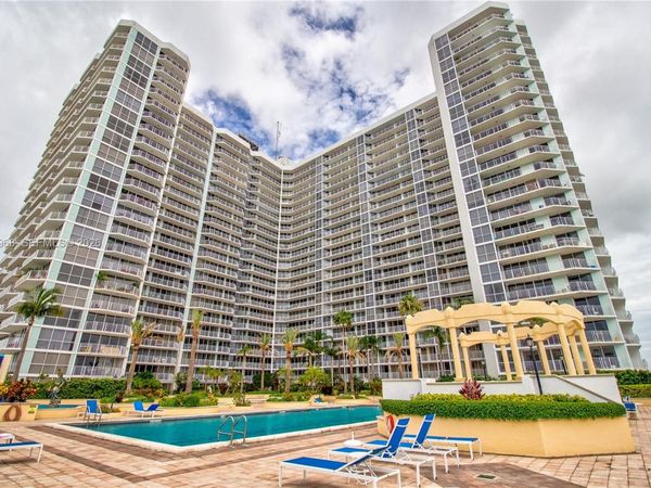 7601 E Treasure Dr , Unit 1621, North Bay Village, FL 33141