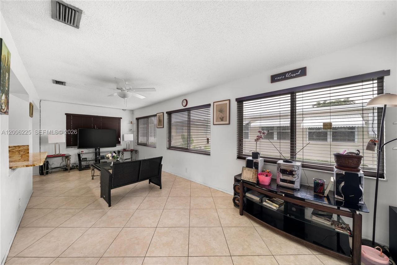 4402 NW 44th Ave , Tamarac, FL 33319 Photo