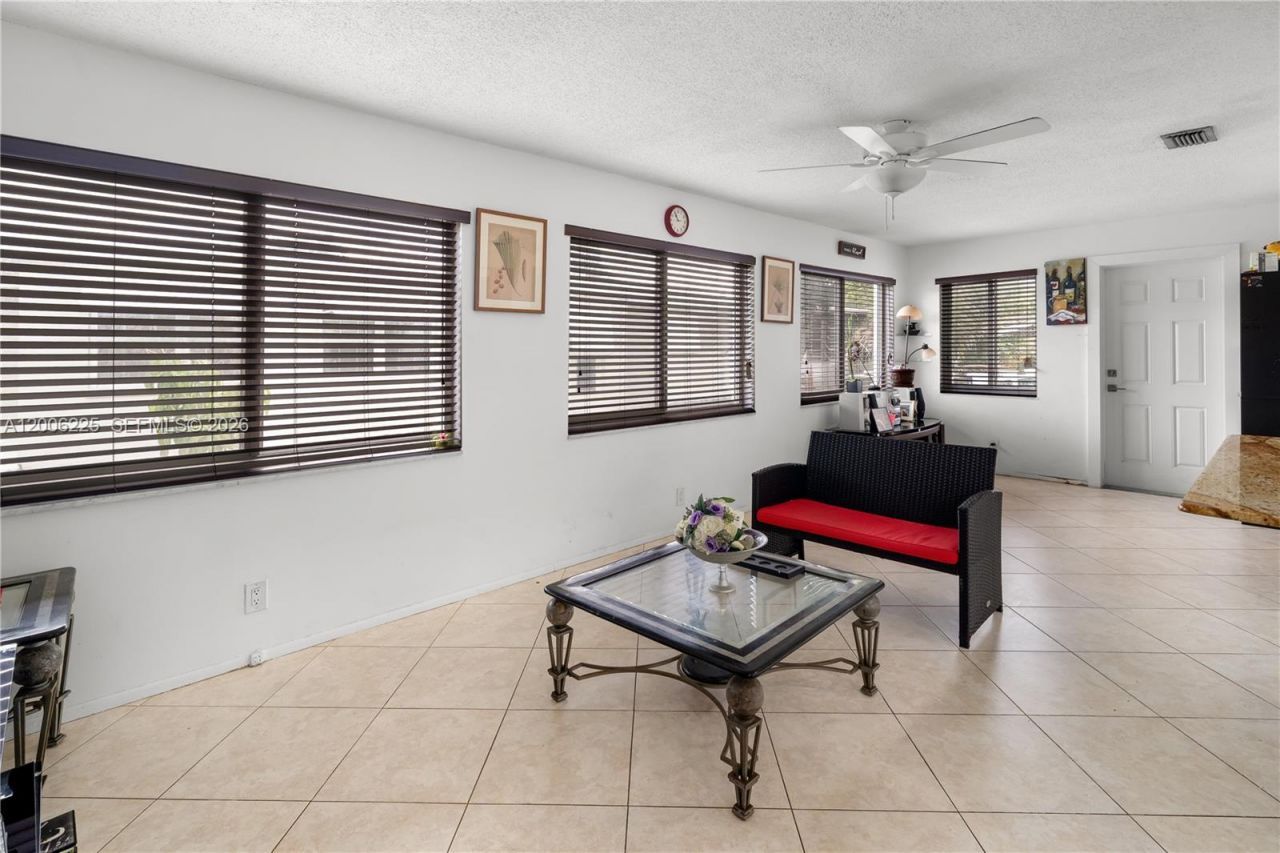 4402 NW 44th Ave , Tamarac, FL 33319 Photo