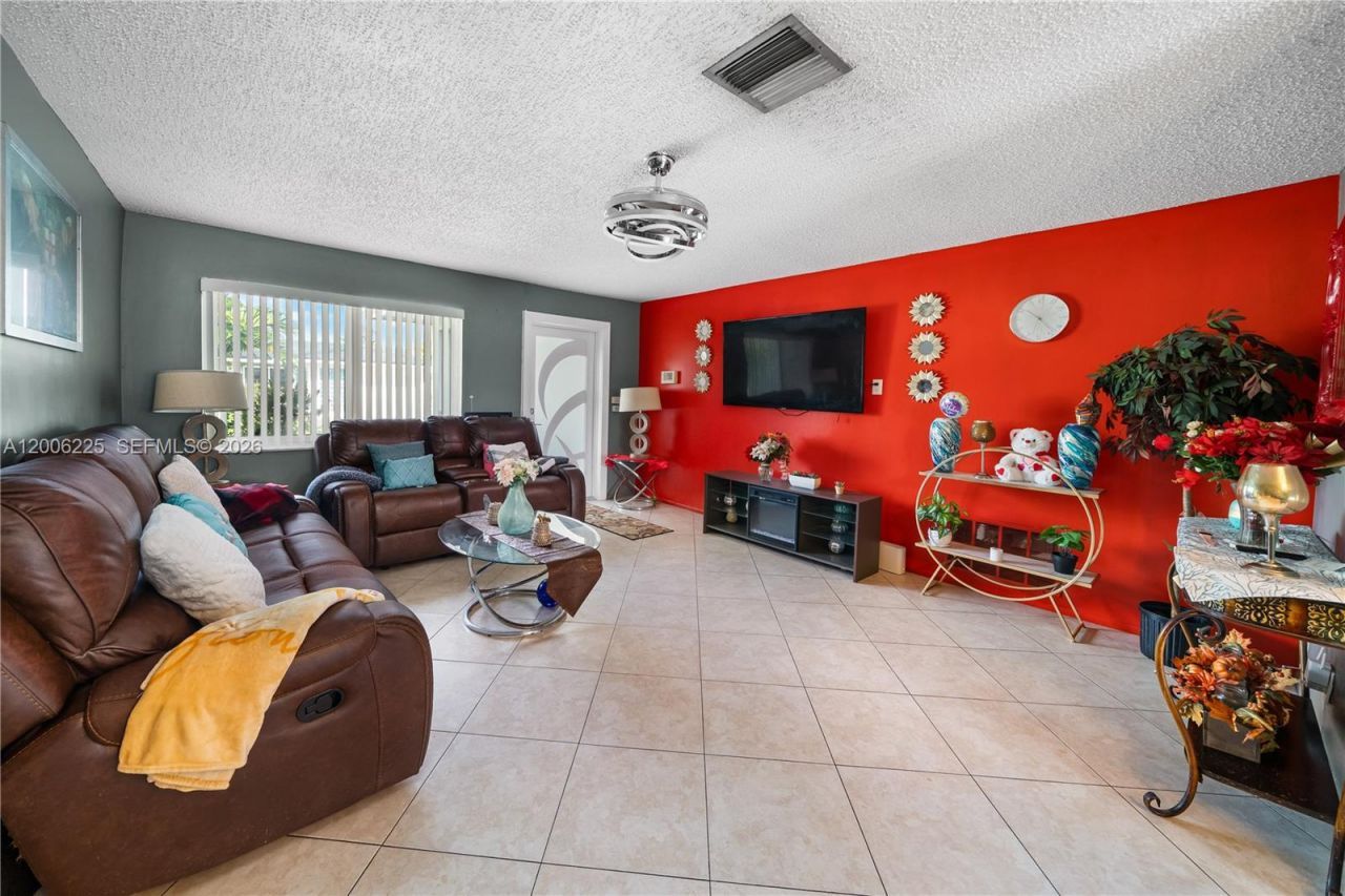 4402 NW 44th Ave , Tamarac, FL 33319 Photo
