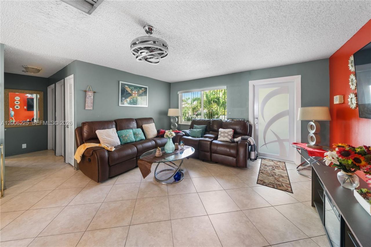 4402 NW 44th Ave , Tamarac, FL 33319 Photo