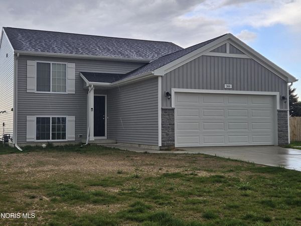 366 Douglas Drive , Liberty Center, OH 43532