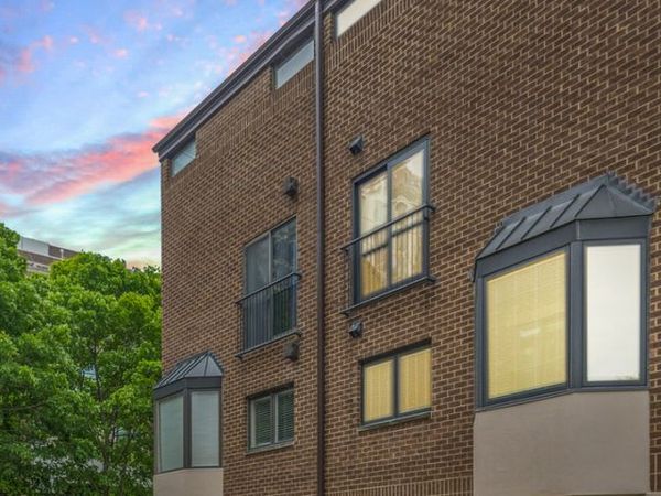 1318 N SUTTON Place , Chicago, IL 60610