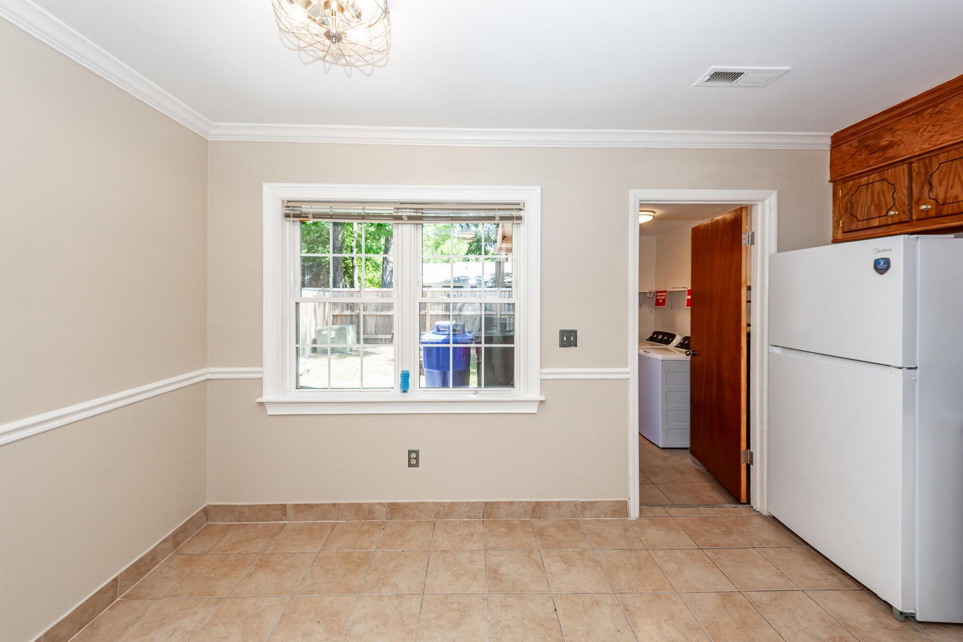 278 Fleming Road Photo 10