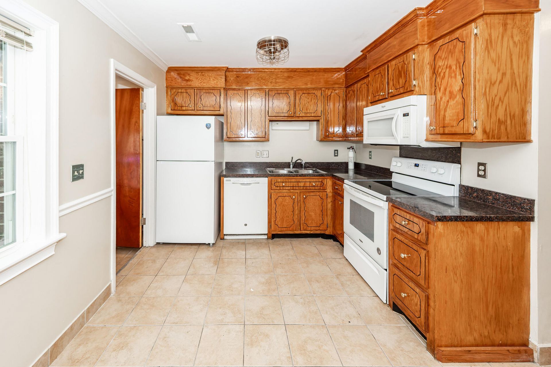 278 Fleming Road Photo 11