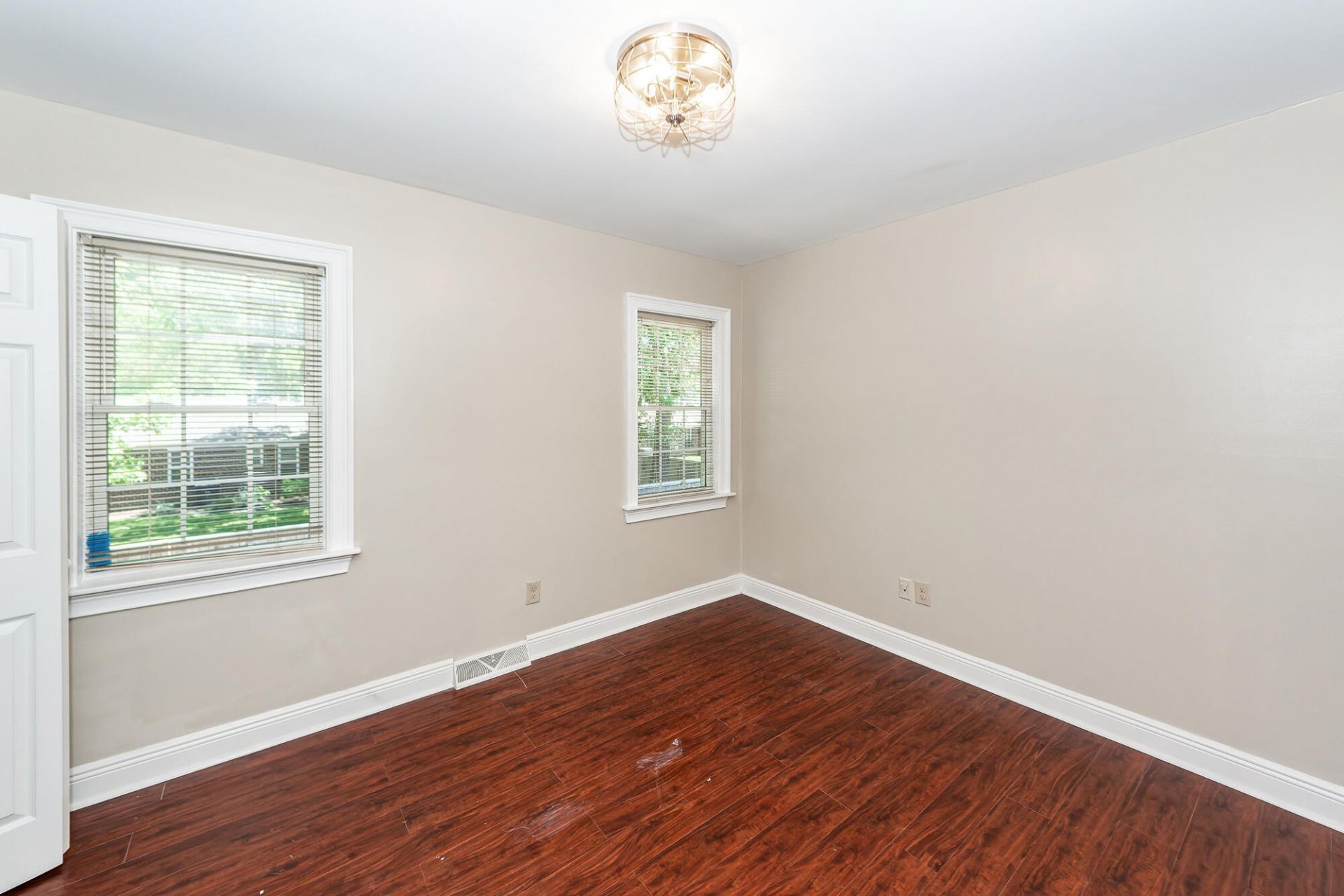 278 Fleming Road Photo 16