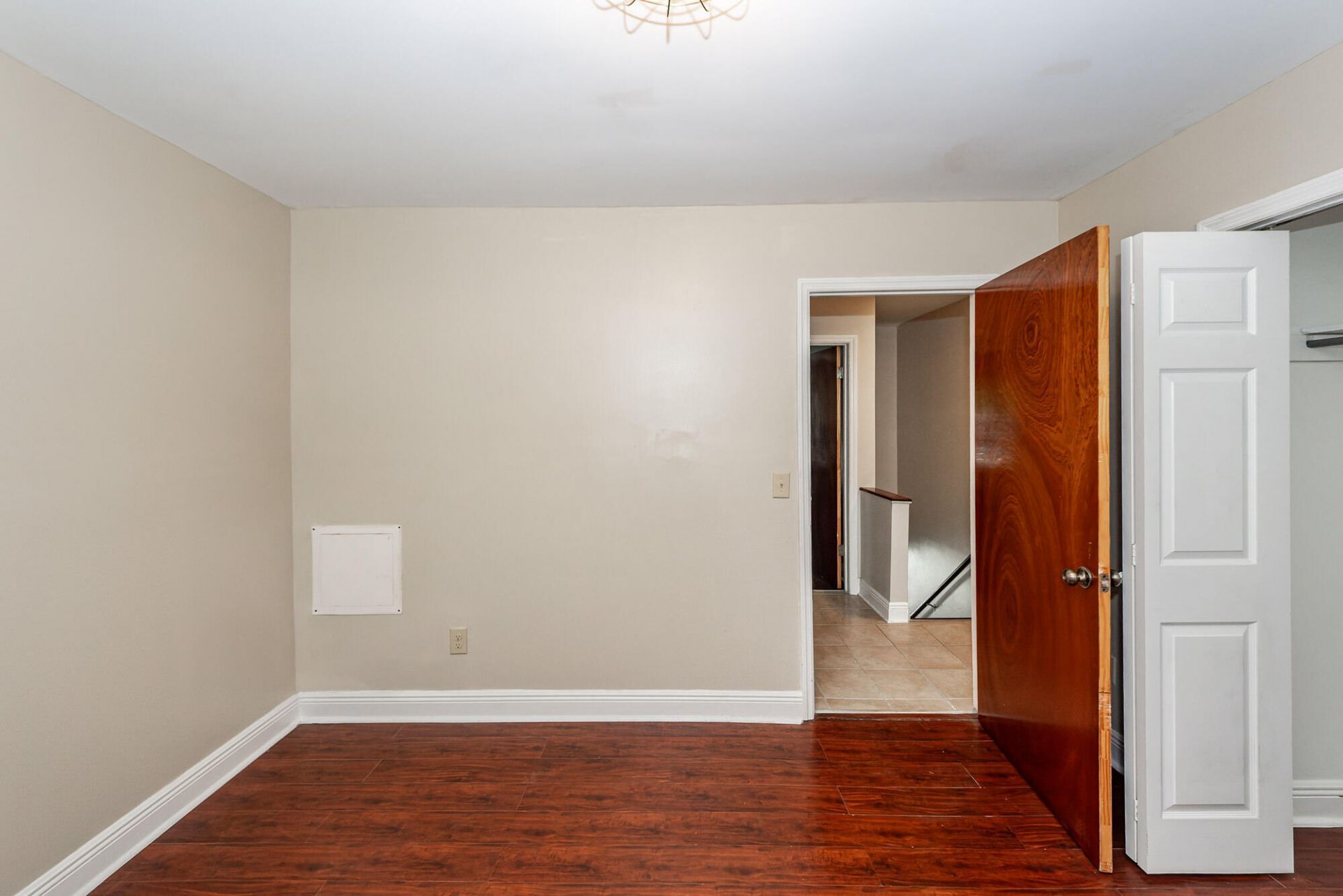 278 Fleming Road Photo 17