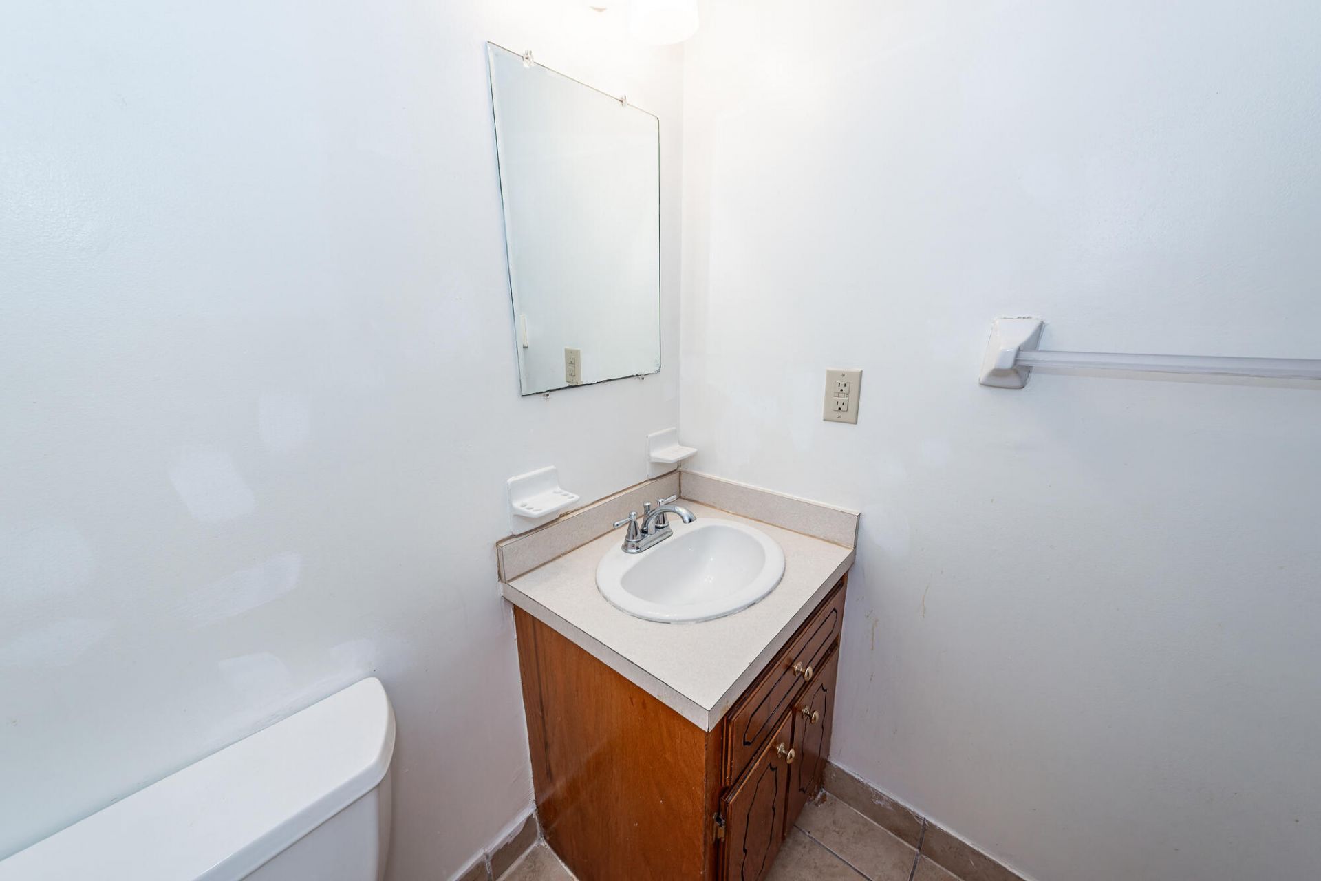 278 Fleming Road Photo 8