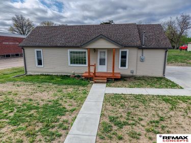 821 2nd Street , Friend, NE 68359