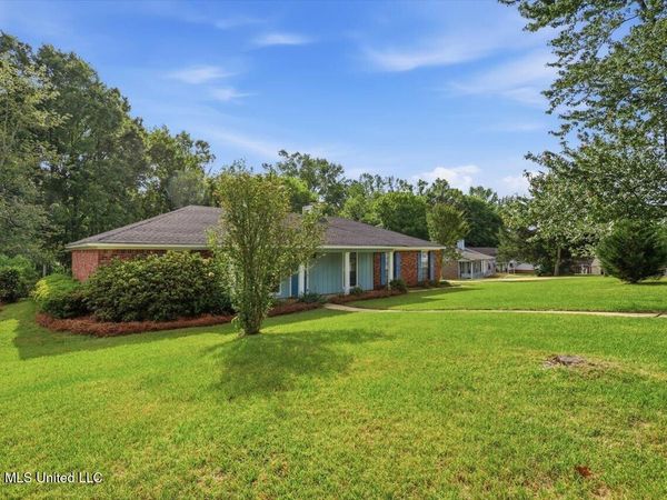 118 Spanish Moss Drive, Clinton, MS 39056