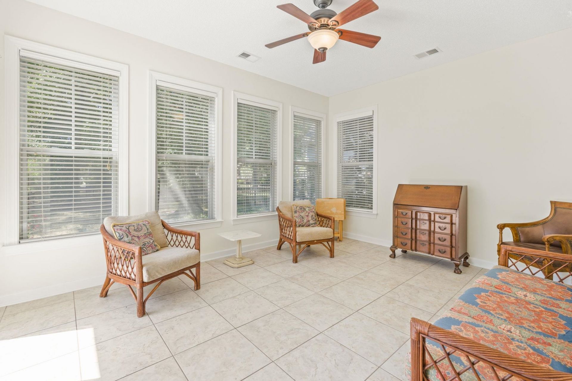 259 Barony Pl. Photo 13