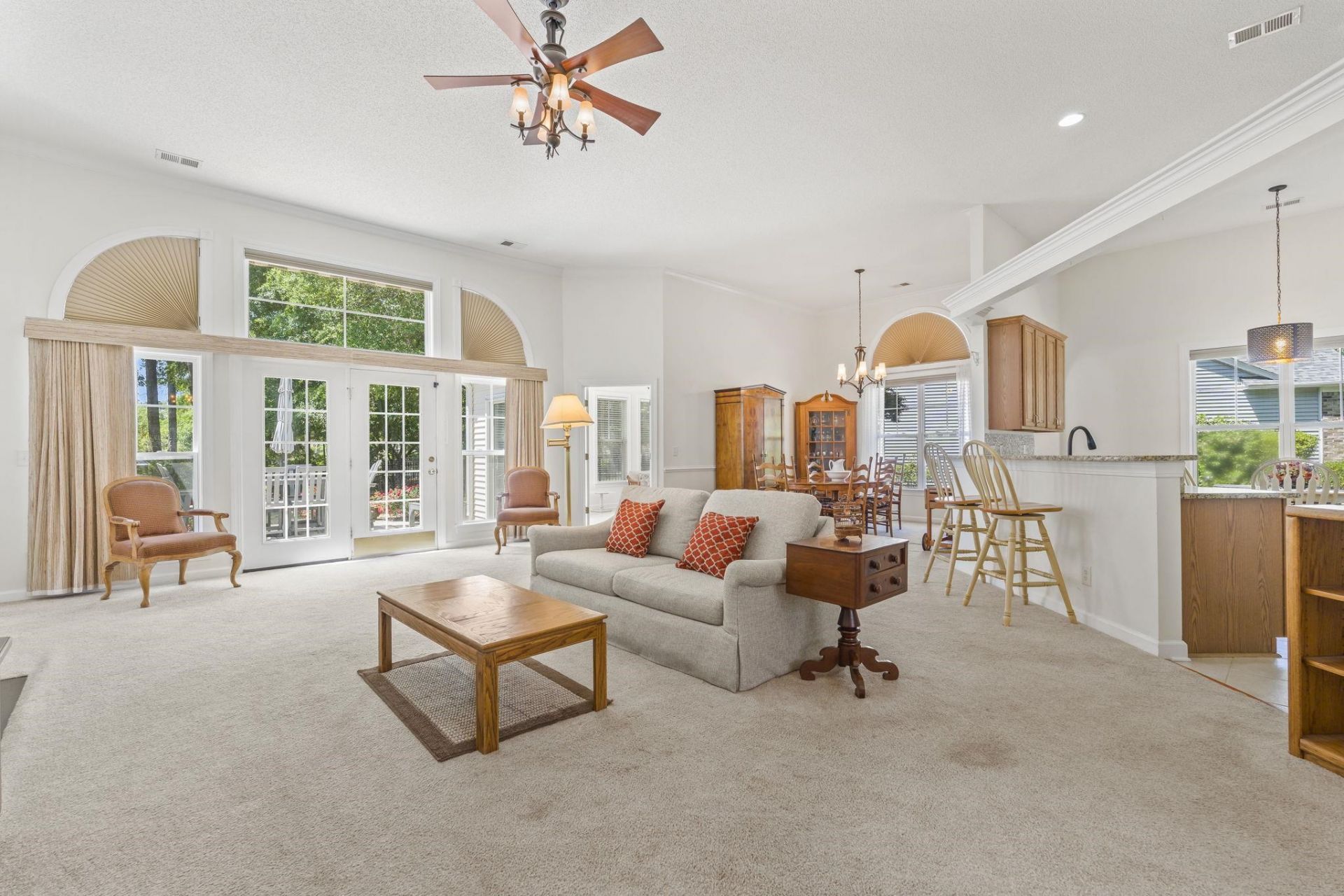 259 Barony Pl. Photo 6