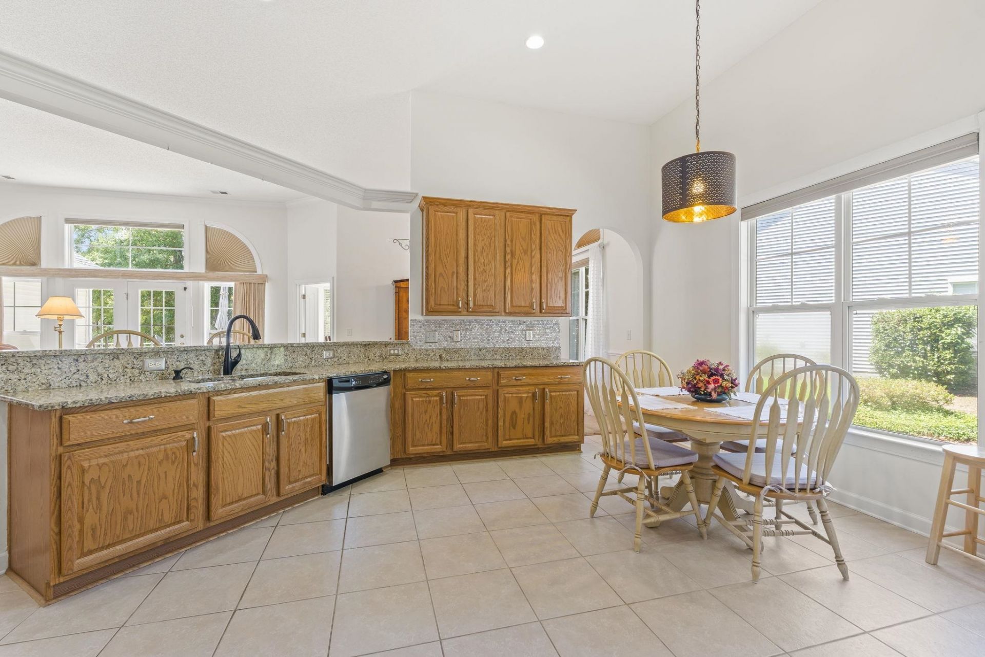 259 Barony Pl. Photo 9