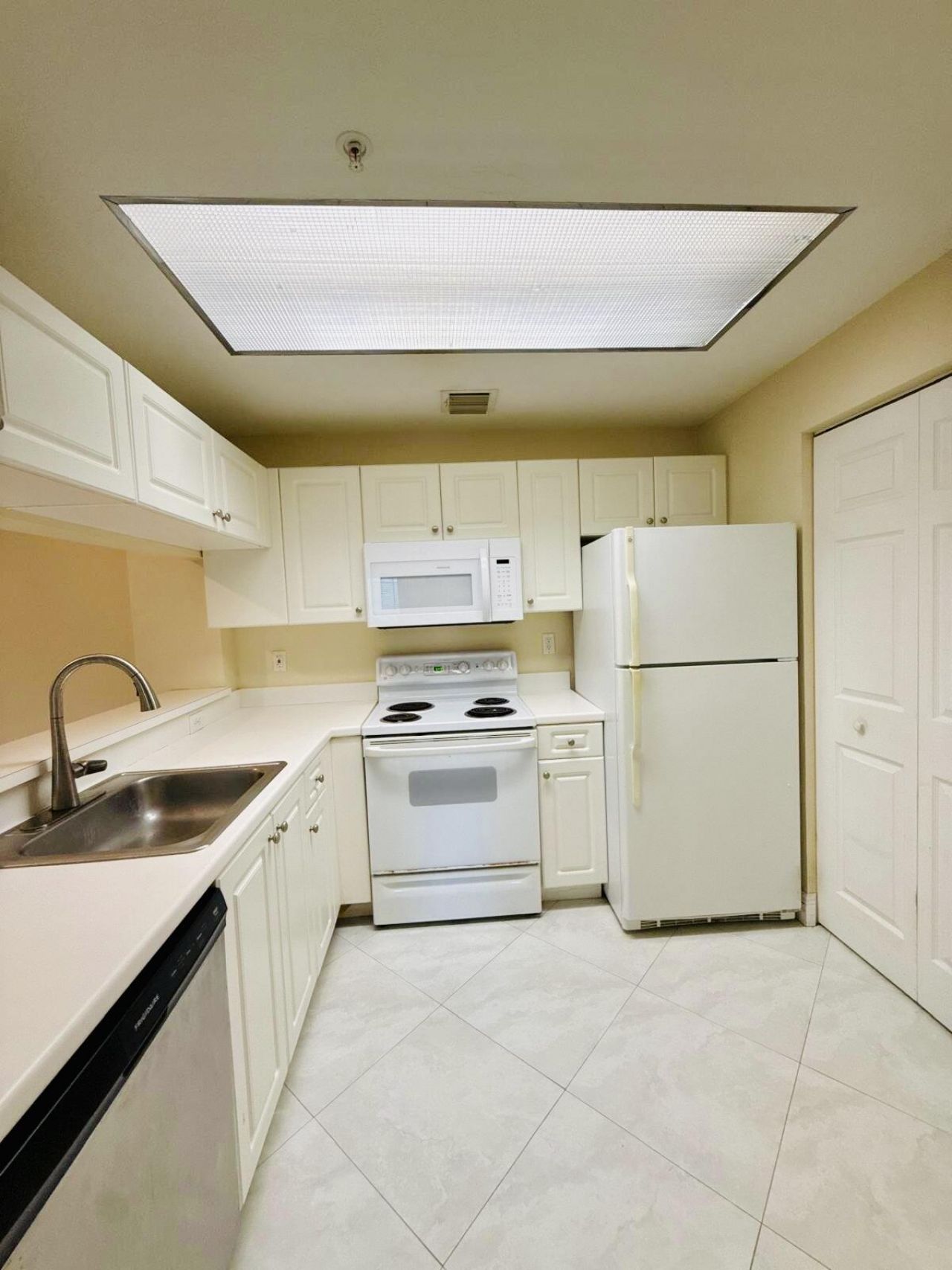 2917 Tuscany Court, Unit 204, Palm Beach Gardens, FL 33410 Photo