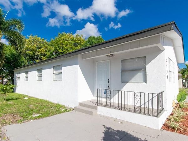 2921 NW 25th Street, Fort Lauderdale, FL 33311