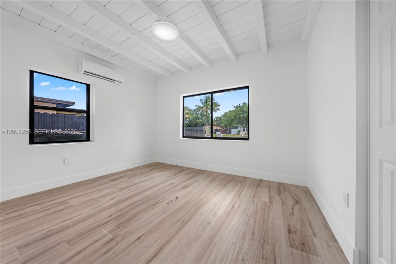 235 NW 127th St, North Miami, FL 33168 Photo