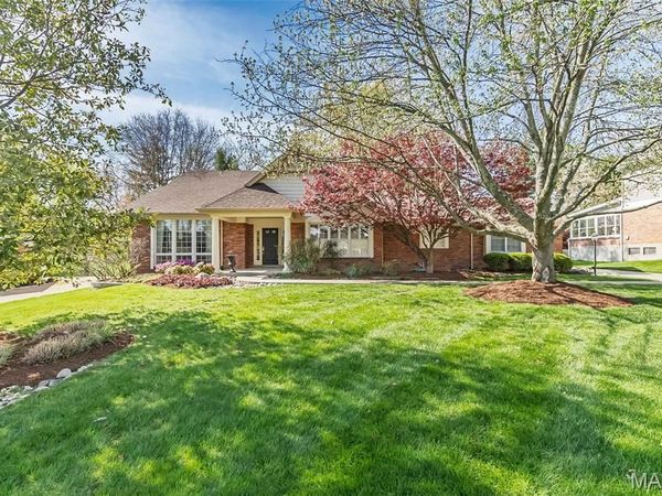 12108 Westwick Place, St Louis, MO 63127