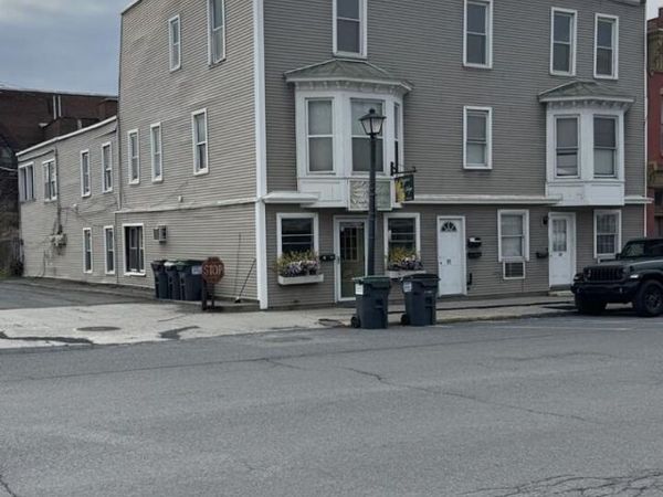 25-27 Main, Hoosick Falls, NY 12090