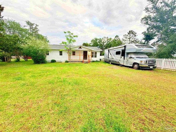8816 Gibson Rd, Molino, FL 32577