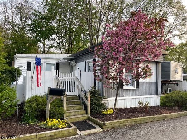 22 Ambassador Dr, Wayne, NJ 07470