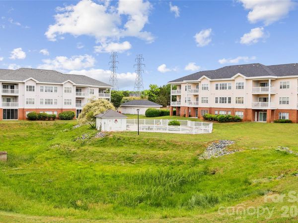 8923 Meadow Vista Road, Charlotte, NC 28213