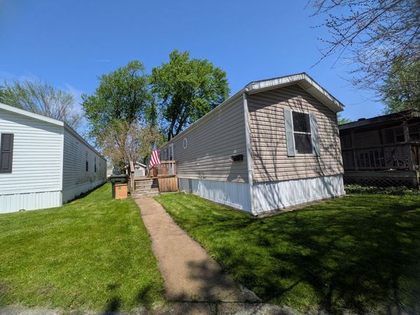 725 Michelle Drive , Chicago Heights, IL 60411