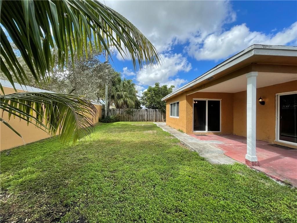 11420 NW 35th Street, Sunrise, FL 33323 Photo