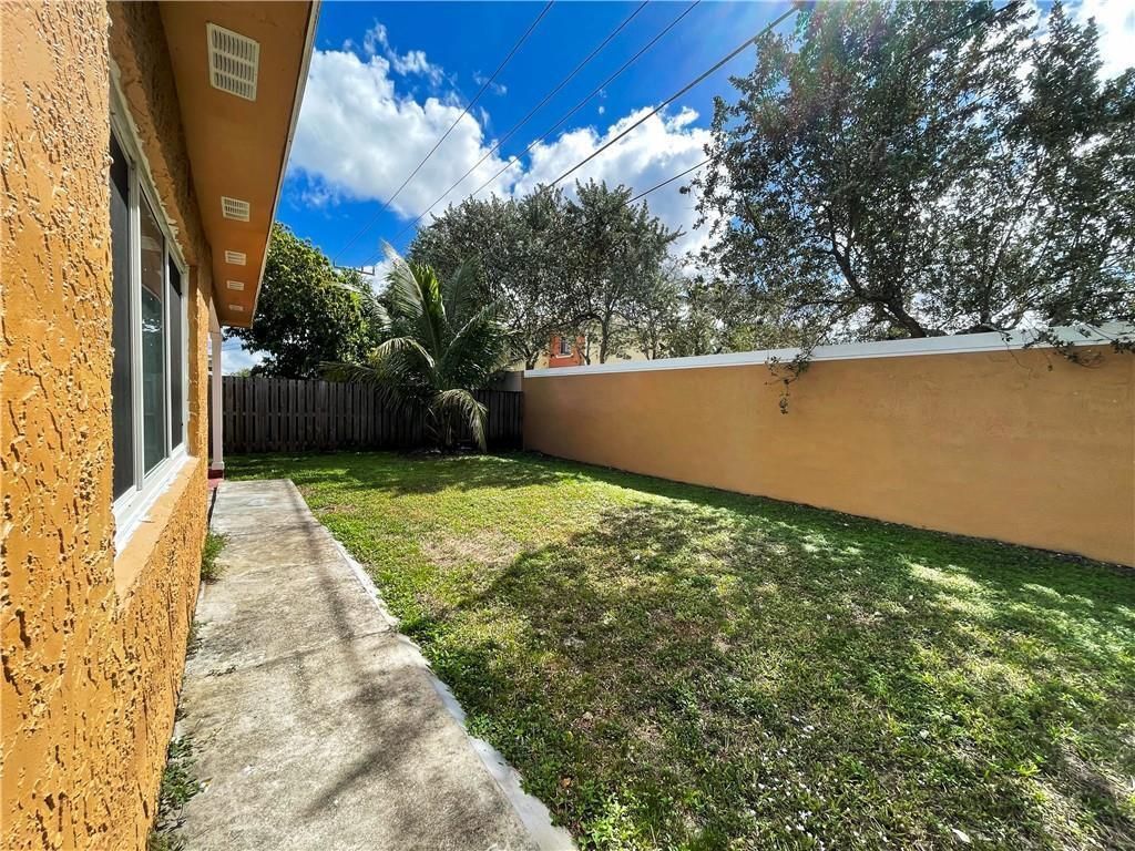 11420 NW 35th Street, Sunrise, FL 33323 Photo