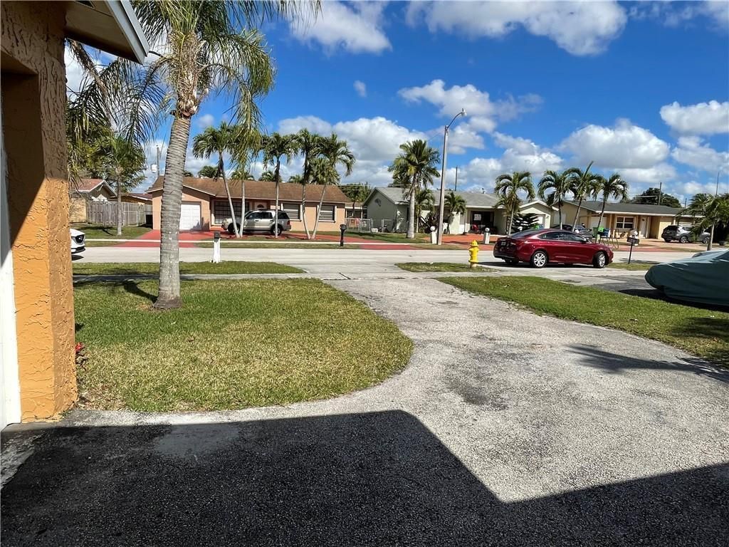 11420 NW 35th Street, Sunrise, FL 33323 Photo